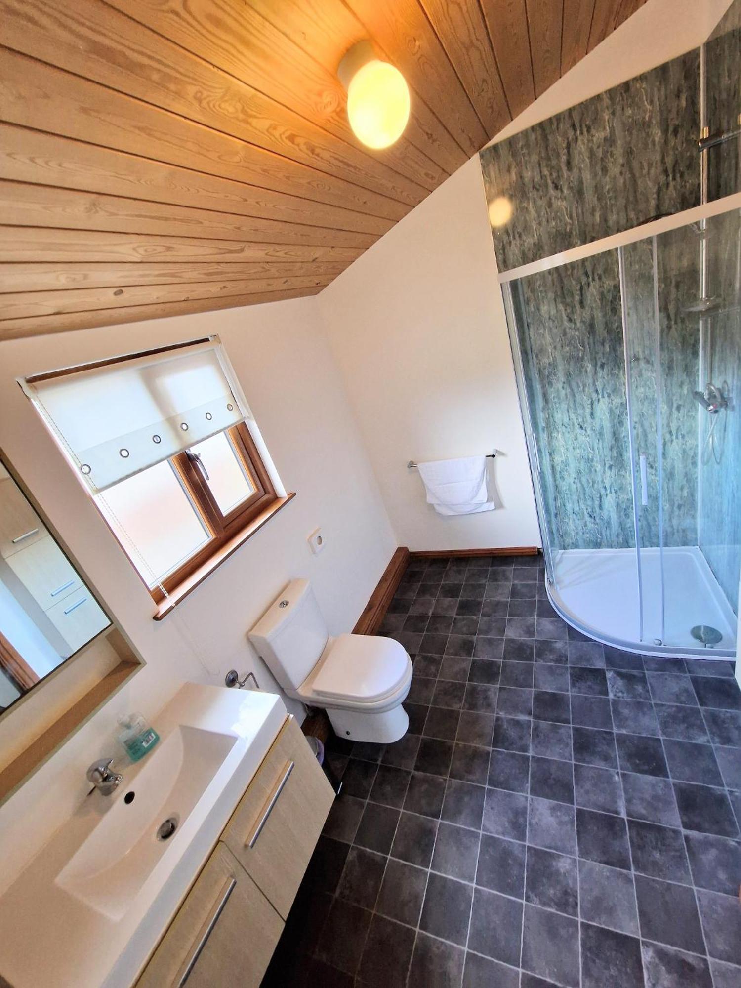 Villa Ochil 9 With Private Hot Tub - Fife - Loch Leven - Lomond Hills - Pet Friendly Kelty Exterior foto