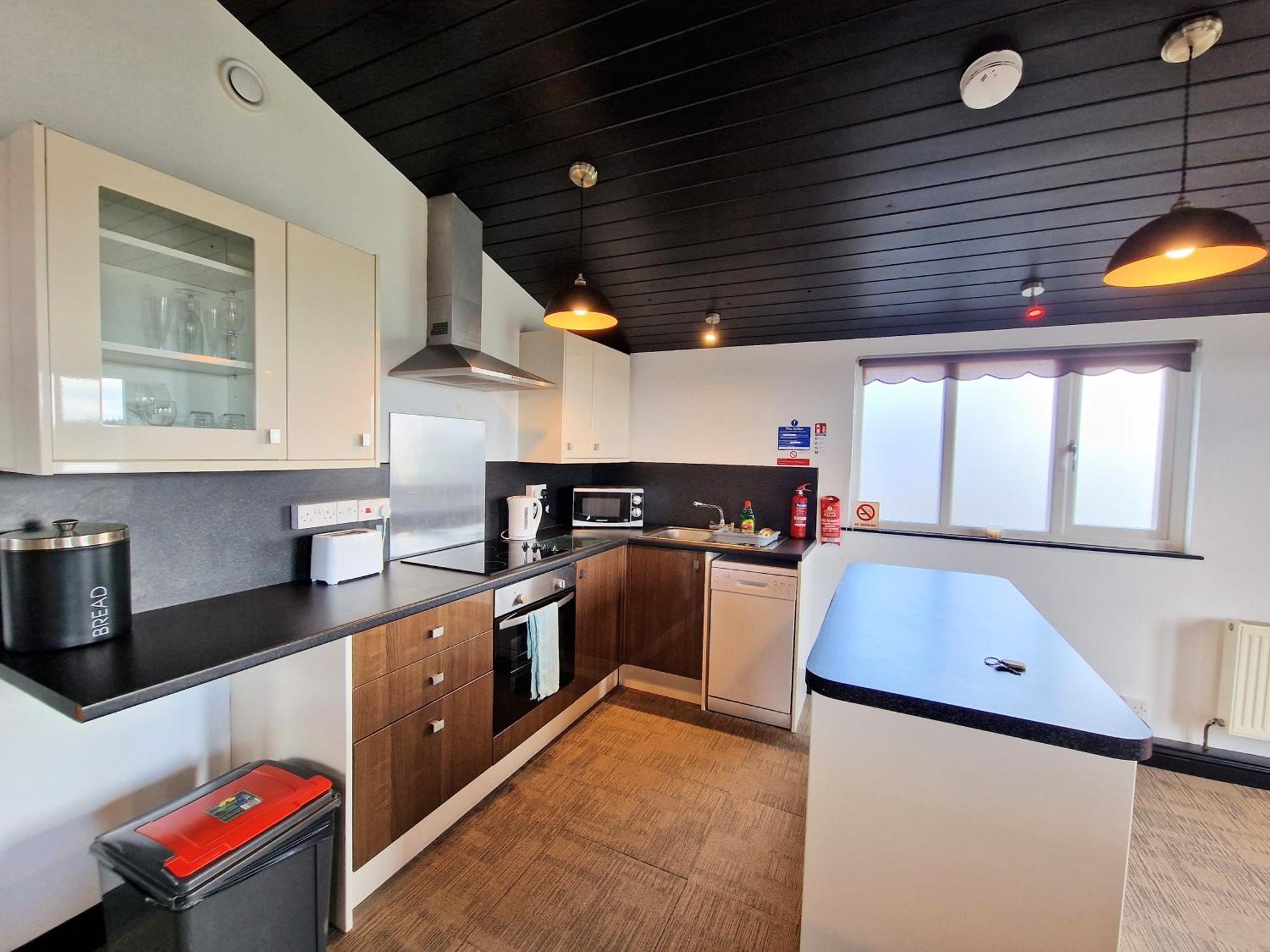 Villa Ochil 9 With Private Hot Tub - Fife - Loch Leven - Lomond Hills - Pet Friendly Kelty Exterior foto